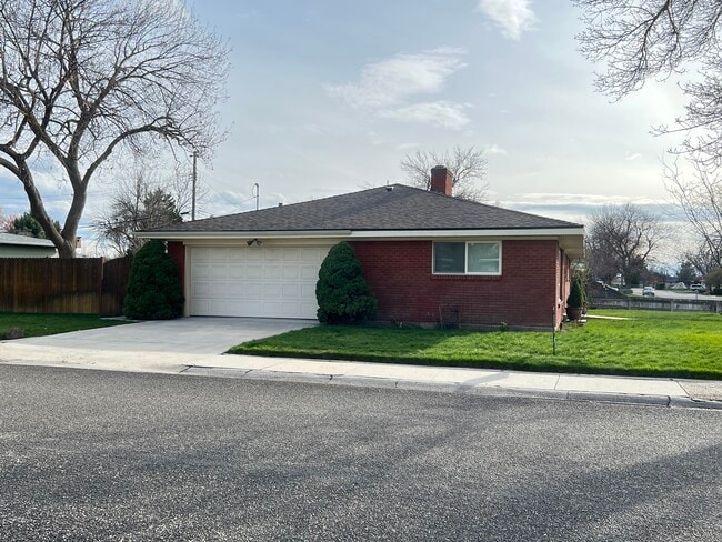 1300 S Brooklawn Dr