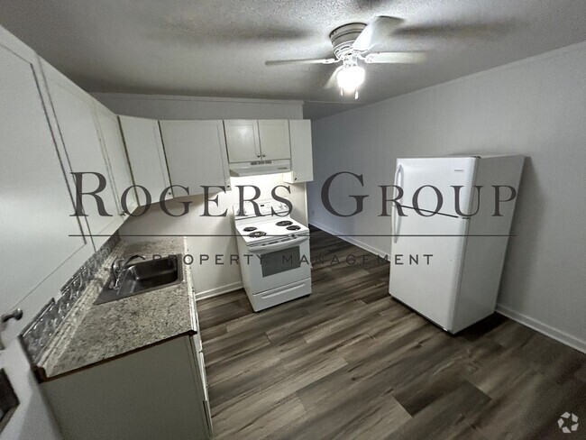 Building Photo - #450 - 301-303 Mineral Springs Rd Duplex Unit 303 Mineral Springs Rd Rental