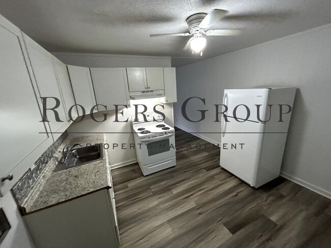 #450 - 301-303 Mineral Springs Rd Duplex - #450 - 301-303 Mineral Springs Rd Duplex Apartment Unit 303 Mineral Springs Rd