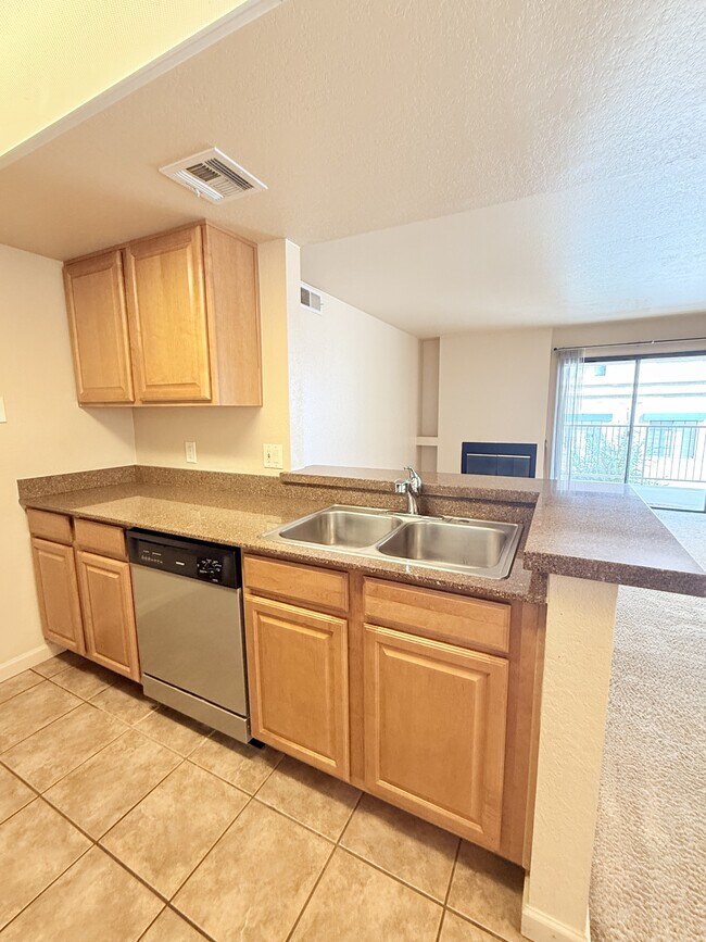 Building Photo - 101 S Players Club Dr Rental