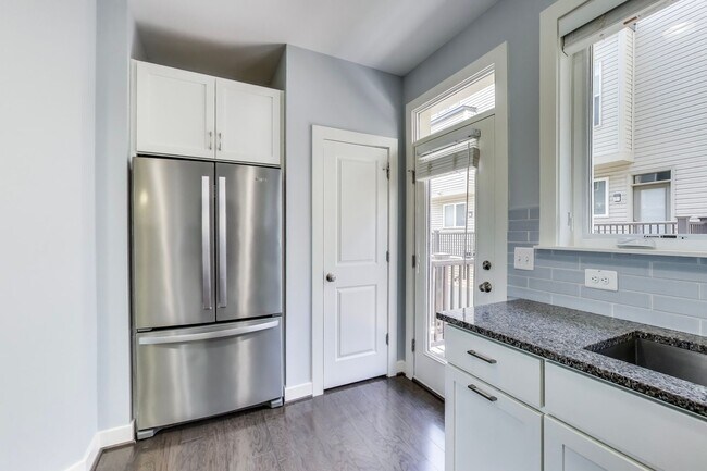 Photo - Stunning 3BD/3.5BA luxury 4-level townhouse in Great Location!