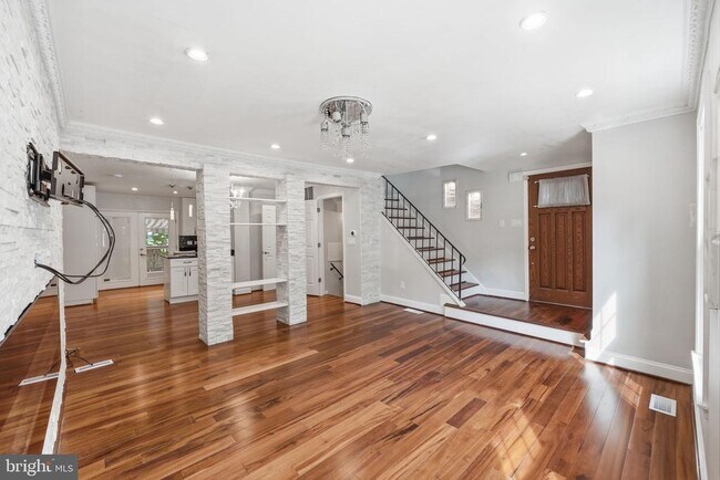 Photo - 8562 Tyrolean Way