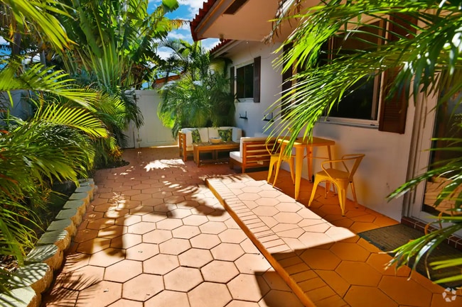 Building Photo - 1441 NW 10th St Rental