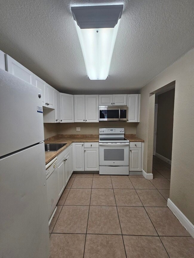 Photo - 4324 NW 9th Ave Unidad 6-1c