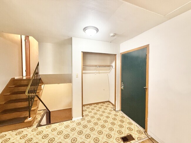 Photo - 106 Greenbrier Dr