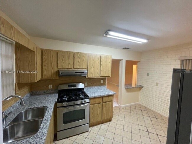 Photo - 4831 NW 12th St