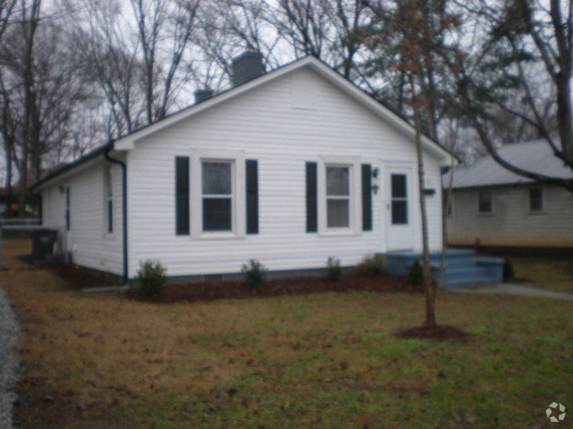 Building Photo - 210 E Liberty St Rental