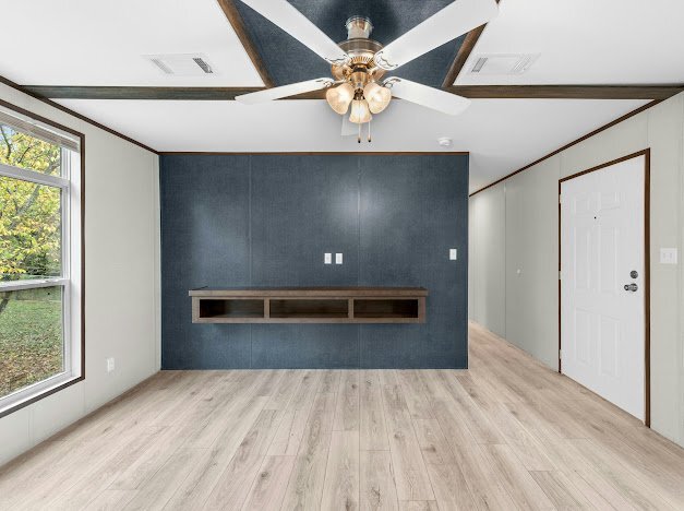 Photo - 1702 Dakota Trce