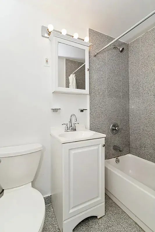 Photo - 125 E 39th St Unidad 3D