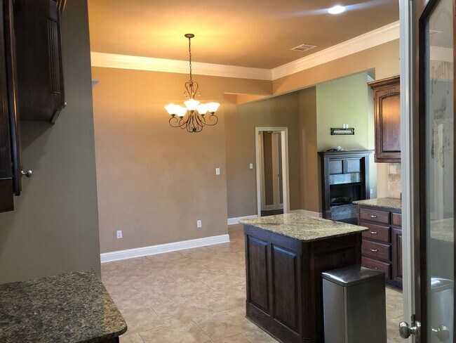 Photo - Holiday Special - HALF OFF FIRST FULL MONTH RENT!!! Close to Barksdale Air Force Base... You do n...