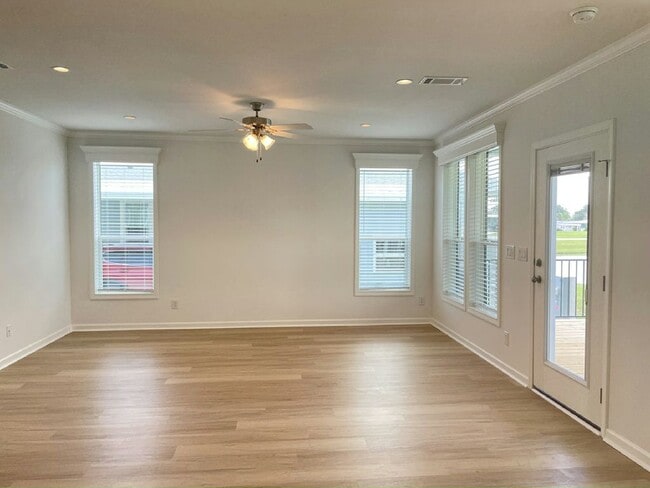 Photo - 34904 Robins Song Rd