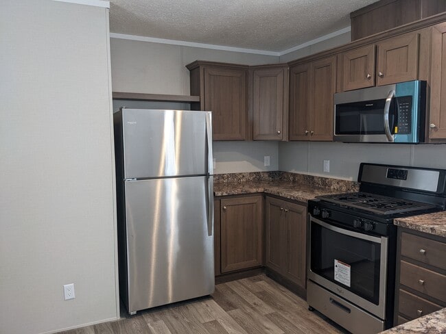 14566 Red Bud Trail N