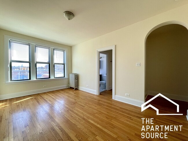 Photo - 2714 N Sawyer Ave Unit 301