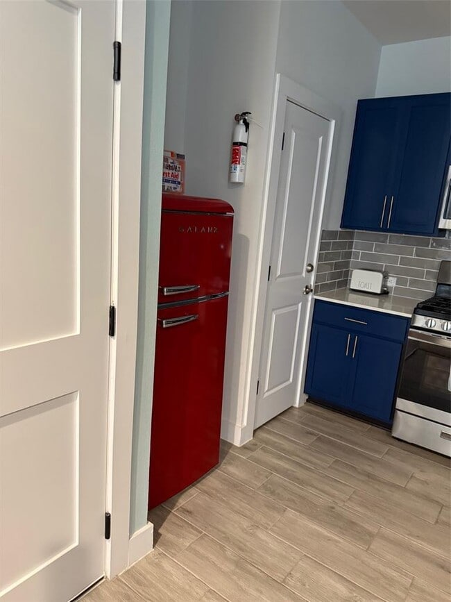 Photo - 7904 Hillock Terrace