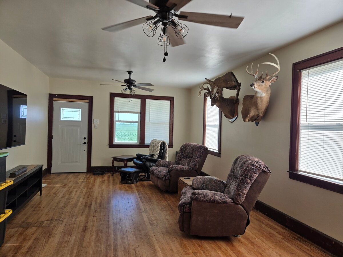 Photo - 1749 N 1950th Ave