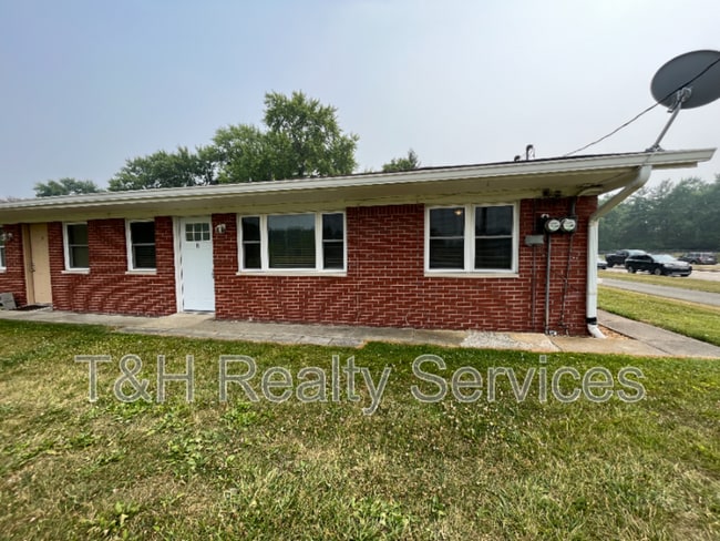 Building Photo - 2924 S County Rd 1050 E Unit Apt 8 2924 S County Road 1050 E  8