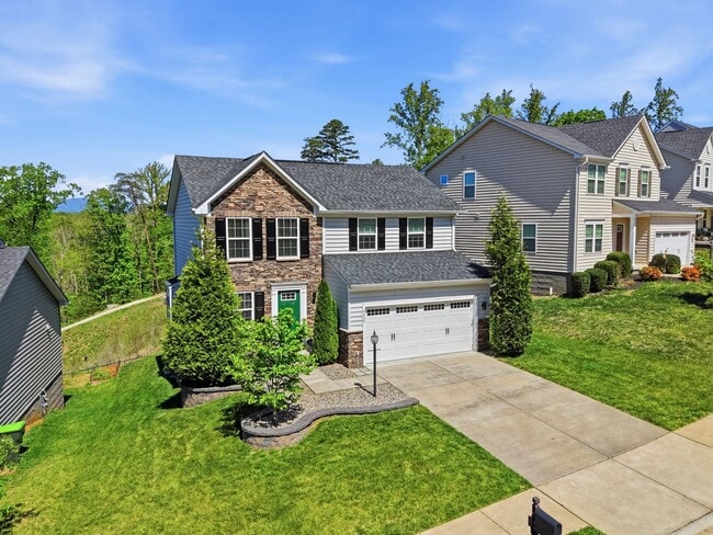Building Photo - Modern Riverwood Retreat | Spacious 3BR Home in Prime Charlottesville Location