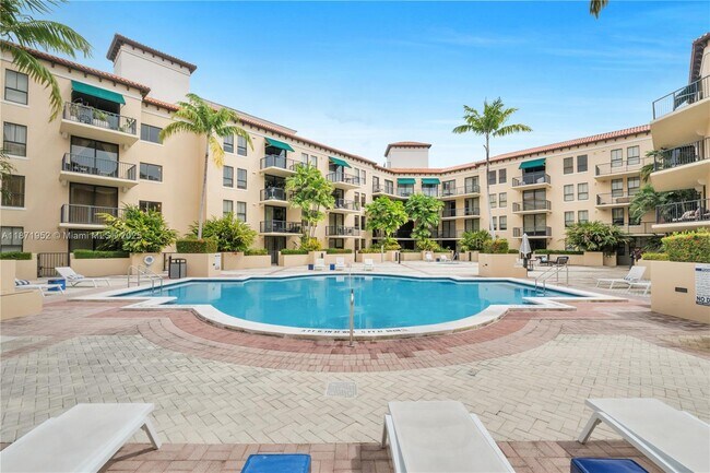 Photo - 55 Merrick Way Unidad 818