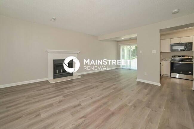 Photo - 3 Bedroom Pet-Friendly Home in Knoxville, TN with Main Street Renewal