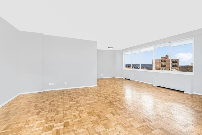 Photo - 3333 Henry Hudson Pkwy