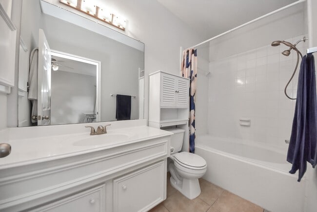 Photo - 943 W Heights Hollow Ln
