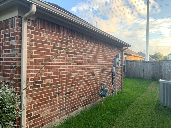 Building Photo - 13110 Imperial Shore Dr