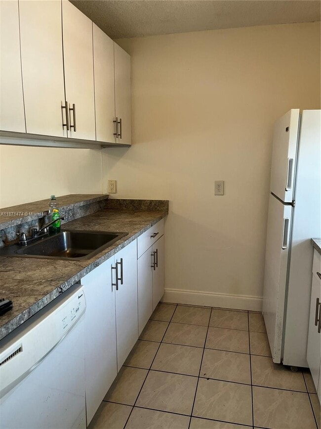 Photo - 8600 N Sherman Cir Unit 405
