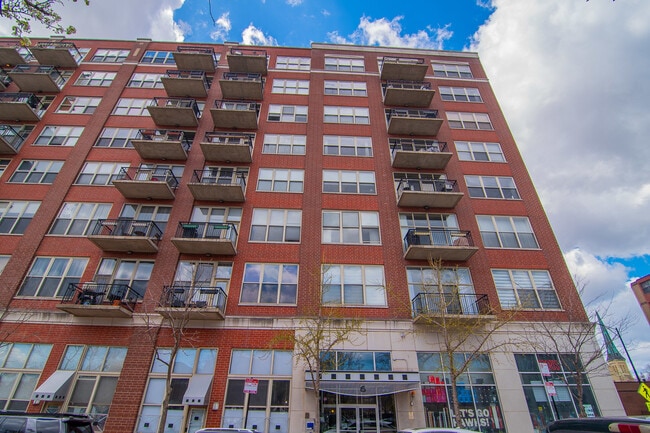 Building Photo - 6 S Laflin St Unit 808