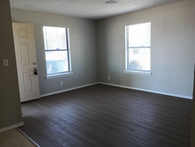 Photo - Cute Duplex