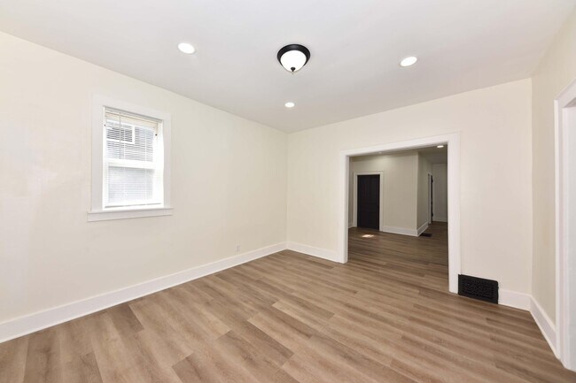 2209 Dr. William Finlayson St