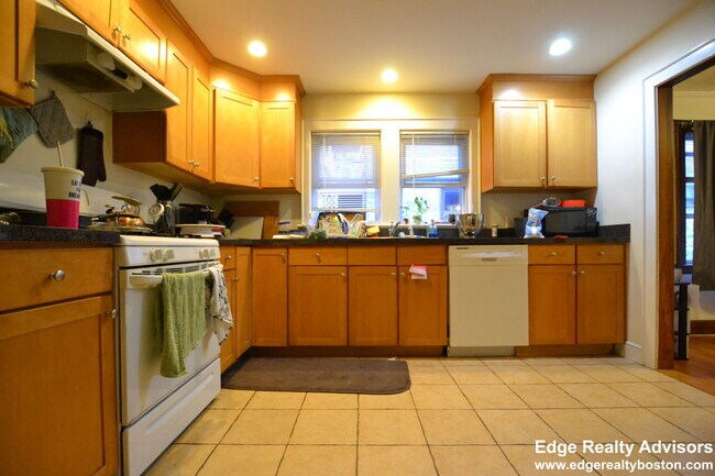 Photo - 21 Wiltshire Rd Unit 1