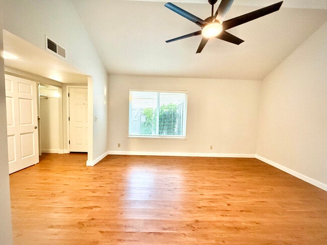 Photo - 1582 Calle Enrique