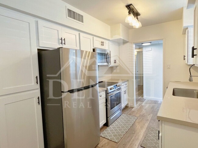 Photo - 3242 E Camelback Rd Unit 204