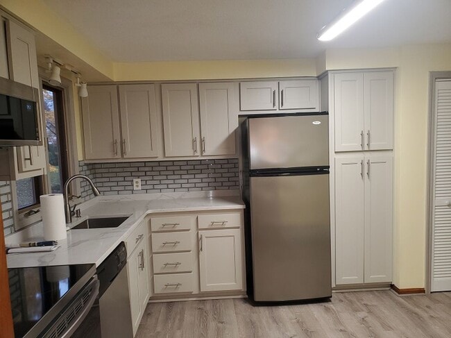 Building Photo - Athol Single Family