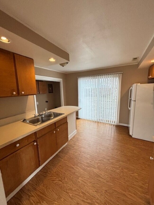 Photo - 705 Roslyn Dr. Rantoul, IL