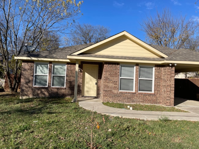 Photo - 106 W Adair St