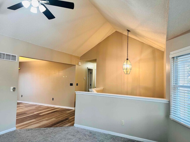 Photo - 1142 E Frontier Dr