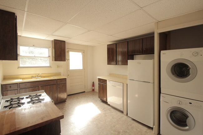 Building Photo - 421 S Trenton Ave Unit 1