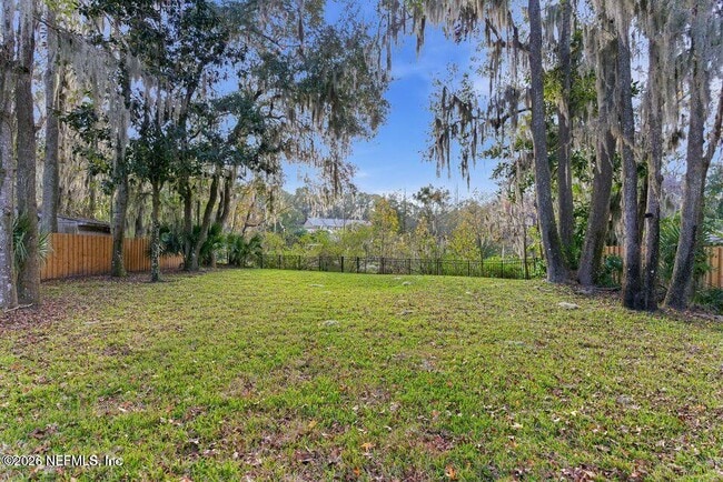 Photo - 114 Warren Cir