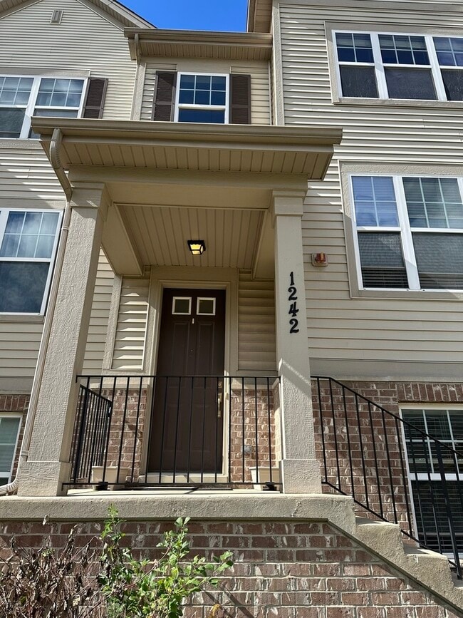 Photo - 1242 Evergreen Ave