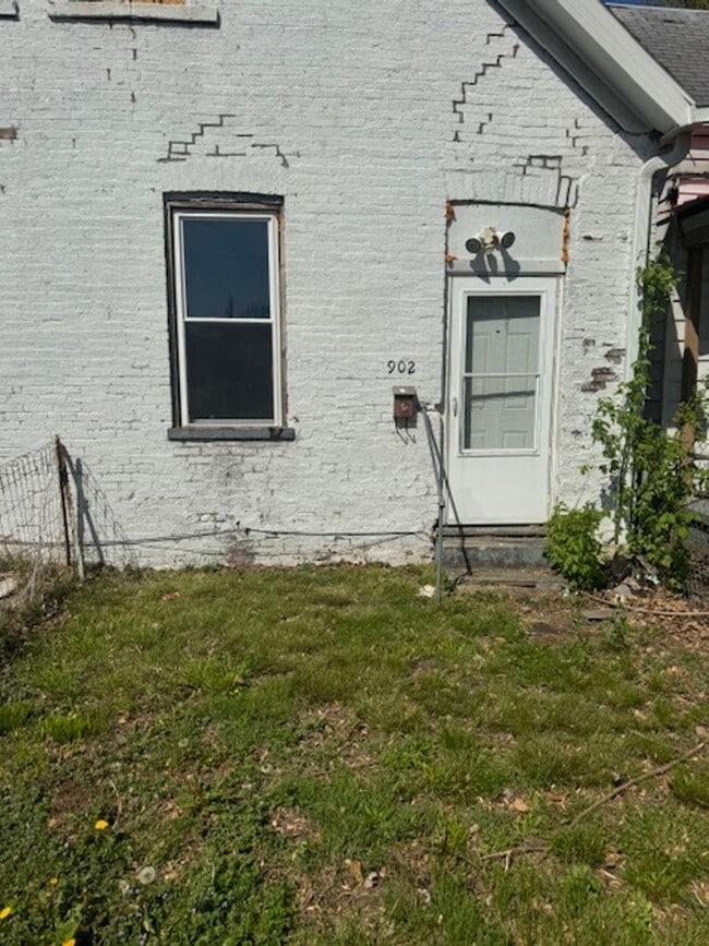 Building Photo - 900 Mary St Unit 902