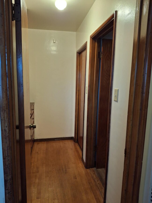 Photo - 1300 E 60th St Apartment Unit 1 bedroom duplex corner
