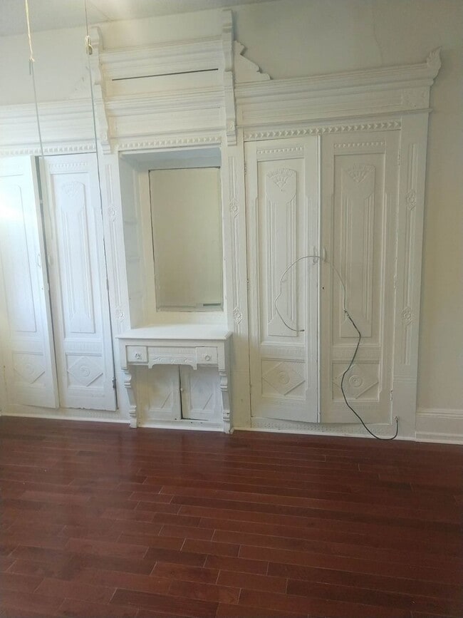 Building Photo - 1336 N 15th St Unit 2F Rental