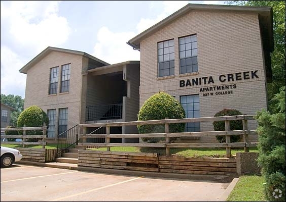 Building Photo - Banita Creek Rental