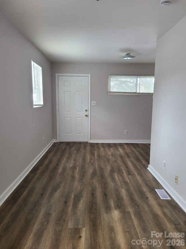 Photo - 1844 Academy St