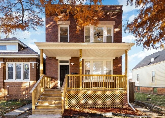 Building Photo - 7337 S Green St Unit #2