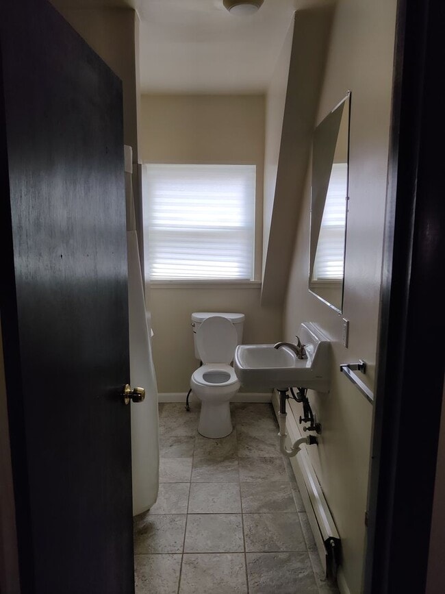 Photo - 125 Roup Ave Unit Apt. 3