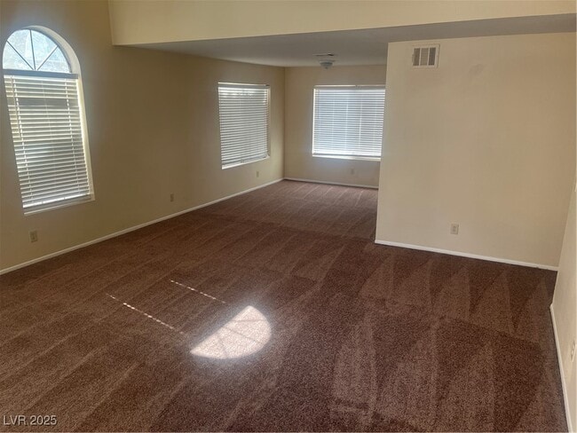 Photo - 19 Fantasia Ln