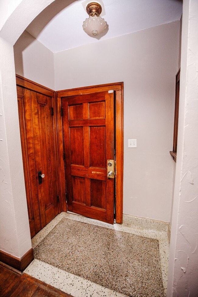 Photo - Three bedroom one bath home available for rent located in Library Disctrict West Toledo!