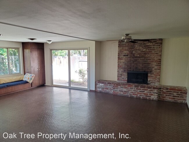 Photo - 3 br, 2 bath House - 2807 E. Hampton Way